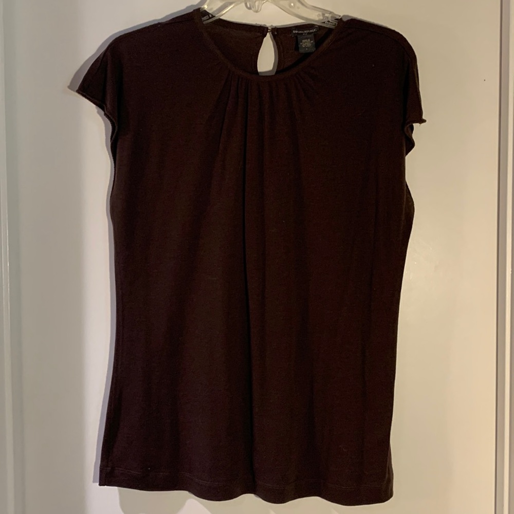 Banana Republic Soft wool blend dark brown cap sleeve. Perfect with suit jacket.
